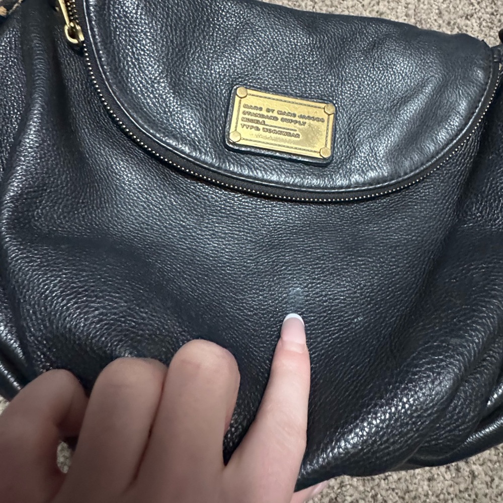 Marc by Marc Jacobs Classic Q Natasha black pebbled leather crossbody bag - Picture 10 of 12